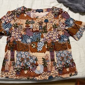 Cutest cozy blouse with print and animals.